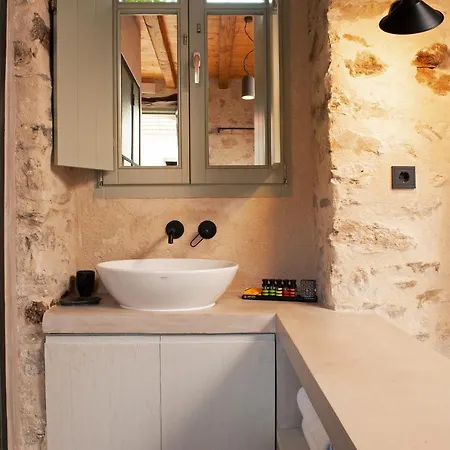 Ruga Of Homes * Vamvakou