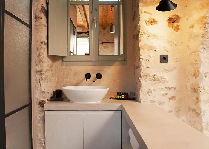 Ruga Of Homes * Vamvakou